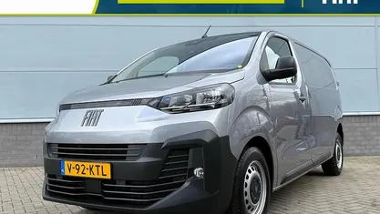 Grijs (metallic) Gebruikt 2024 Fiat Scudo Van | € 25.999 (Eerlijke prijs)