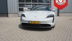 Grijs Gebruikt 2021 Porsche Taycan Performance Package Sedan | € 54.750 (Eerlijke prijs)