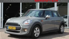 Grijs Gebruikt 2016 Mini ONE Business Hatchback | € 8.499 (Eerlijke prijs)