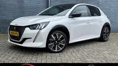 Wit Gebruikt 2020 Peugeot 208 GT-line Hatchback | € 15.950 (Eerlijke prijs)