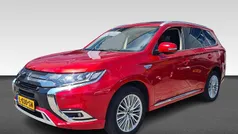 Rood Gebruikt 2021 Mitsubishi Outlander P-HEV Intense+ SUV | € 26.425 (Eerlijke prijs)
