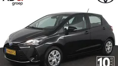 Zwart Gebruikt 2020 Toyota Yaris Hatchback | € 15.950 (Eerlijke prijs)