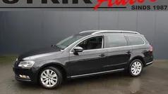 Zwart, metallic lak Gebruikt 2013 VW Passat Highline Stationwagen | € 3.989 (Eerlijke prijs)