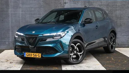 Gebruikt 2024 Alfa Romeo Junior SUV | € 30.995 (Eerlijke prijs)