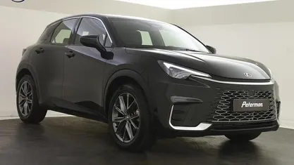 Zwart, metallic lak Gebruikt 2024 Lexus LBX SUV | € 36.499 (Goede deal)