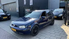 Blauw, metallic lak Gebruikt 2000 VW Golf IV Trendline Hatchback | € 1.499 (Eerlijke prijs)