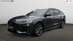 Grijs, metallic lak Gebruikt 2023 Ford Focus ST-Line X Hatchback | € 26.295 (Eerlijke prijs)