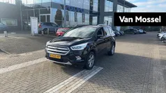 Zwart Gebruikt 2019 Ford Kuga Titanium SUV | € 16.440 (Eerlijke prijs)
