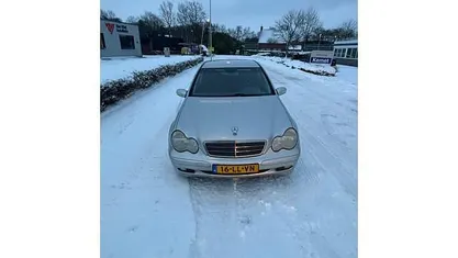 Zilver (metallic) Gebruikt 2003 Mercedes C180 Classic Sedan | € 2.499 (Goede deal)