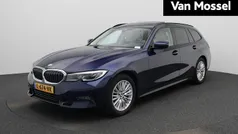 Blauw Gebruikt 2021 BMW 318 Basis Stationwagen | € 30.445 (Eerlijke prijs)
