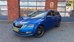 Blauw (metallic) Gebruikt 2017 Skoda Octavia Sport Stationwagen | € 11.950 (Eerlijke prijs)