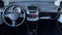 Wit Gebruikt 2012 Toyota Aygo Hatchback | € 3.250 (Eerlijke prijs)