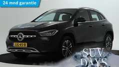 Donker kosmoszwart metaalkleur metallic Gebruikt 2022 Mercedes GLA250 SUV | € 38.945 (Eerlijke prijs)