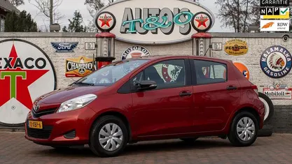 Rood Gebruikt 2012 Toyota Yaris Comfort Hatchback | € 8.450 (Eerlijke prijs)