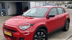 Gebruikt 2024 Fiat 600E Red SUV | € 24.350 (Eerlijke prijs)