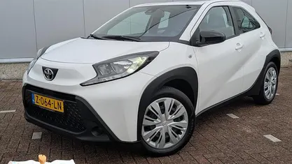 Occasion 2024 Toyota Aygo X Play SUV | € 18.799 (Eerlijke prijs)