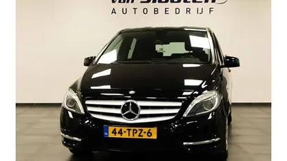 Zwart (metallic) Occasion 2012 Mercedes B180 Ambition MPV | € 8.750 (Eerlijke prijs)