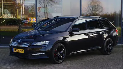 Zwart Gebruikt 2020 Skoda Superb SportLine Stationwagen | € 24.900 (Eerlijke prijs)