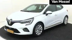 Gebruikt 2021 Renault Clio V Intens Hatchback | € 19.940 (Eerlijke prijs)