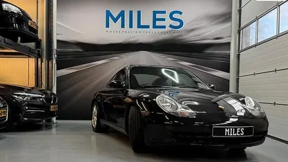 Zwart (metallic) Occasion 2001 Porsche 911 Carrera Coupé | € 35.950 (Eerlijke prijs)