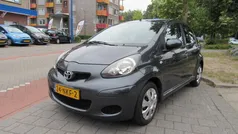 Grijs Gebruikt 2010 Toyota Aygo Hatchback | € 2.750 (Eerlijke prijs)