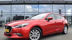Rood Gebruikt 2017 Mazda 3 Hatchback | € 12.950 (Eerlijke prijs)