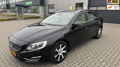 Gebruikt 2015 Volvo V60 R-Design Stationwagen | € 11.999 (Eerlijke prijs)