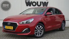 Rood Gebruikt 2020 Hyundai i30 Comfort Hatchback | € 18.995 (Eerlijke prijs)