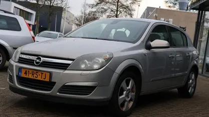 Occasion Opel Astra Elegance 105 PK (77 kW) 2005 Grijs Hatchback