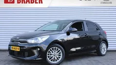 Zwart Gebruikt 2017 Kia Rio First Edition Hatchback | € 13.700 (Eerlijke prijs)