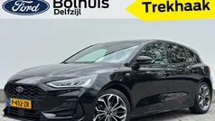 Zwart Gebruikt 2022 Ford Focus ST-Line X Hatchback | € 22.950 (Eerlijke prijs)
