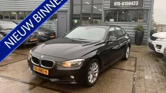 Zwart, metallic lak Gebruikt 2012 BMW 320 Executive Sedan | € 9.800 (Goede deal)