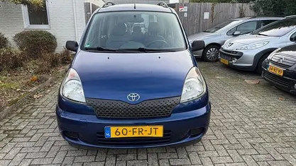 Blauw Gebruikt 2000 Toyota Yaris Luna Stationwagen | € 2.000 (Goede deal)