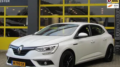 Occasion Renault Mégane IV Life 101 PK (74 kW) 2018 Wit Hatchback