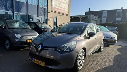 Occasion 2015 Renault Clio IV Expression Hatchback | € 5.499 (Eerlijke prijs)