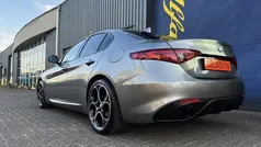 Grijs Gebruikt 2019 Alfa Romeo Giulia Super Sedan | € 28.950 (Eerlijke prijs)