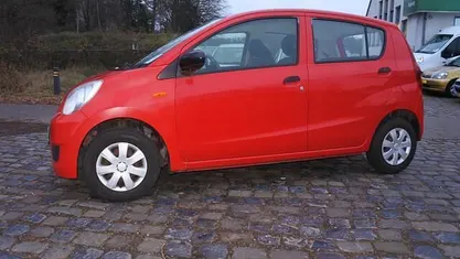Rood Gebruikt 2009 Daihatsu Cuore Hatchback | € 1.250 (Eerlijke prijs)