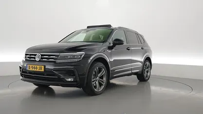 Zwart Occasion 2021 VW Tiguan Highline SUV | € 32.800 (Eerlijke prijs)