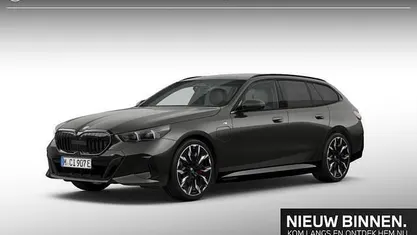 Grijs Gebruikt 2024 BMW 550e M Sport Stationwagen | € 78.900 (Super prijs)
