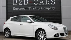 Wit Gebruikt 2014 Alfa Romeo Giulietta Lusso Hatchback | € 6.500 (Eerlijke prijs)