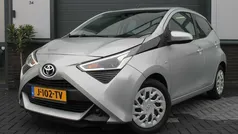 Grijs Gebruikt 2020 Toyota Aygo X-play Hatchback | € 13.950 (Eerlijke prijs)