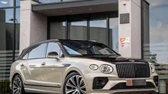 Bruin Gebruikt 2023 Bentley Bentayga SUV | € 254.950 (Goede deal)