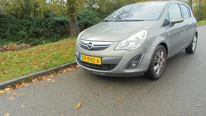 Bruin Gebruikt 2011 Opel Corsa Cosmo Hatchback | € 3.495 (Eerlijke prijs)
