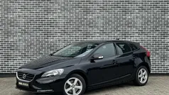 Zwart Gebruikt 2014 Volvo V40 Kinetic Stationwagen | € 16.694 (Eerlijke prijs)