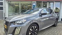 Grijs Gebruikt 2024 Peugeot 208 Allure Hatchback | € 25.950 (Eerlijke prijs)