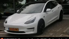 Wit, metallic lak Gebruikt 2023 Tesla Model 3 Standard Range Sedan | € 25.995 (Eerlijke prijs)