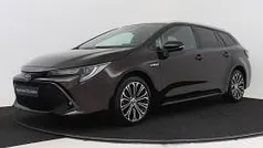 Bruin Gebruikt 2021 Toyota Corolla Executive Stationwagen | € 25.945 (Eerlijke prijs)