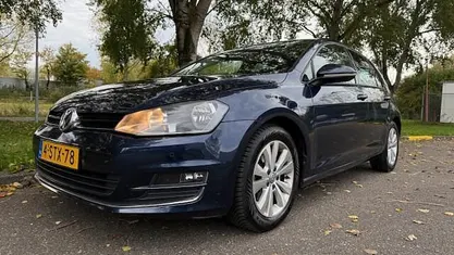 Blauw Gebruikt 2013 VW Golf VII Highline Hatchback | € 11.500 (Eerlijke prijs)