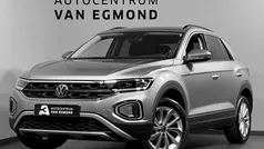 Grijs Gebruikt 2024 VW T-Roc Business SUV | € 31.999 (Eerlijke prijs)