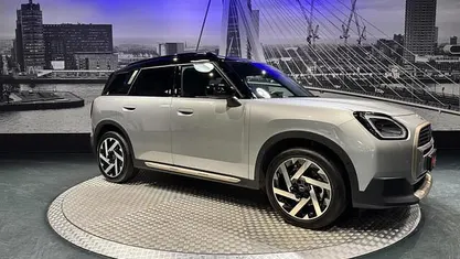Grijs Occasion 2024 Mini Countryman Favoured SUV | € 40.995 (Eerlijke prijs)
